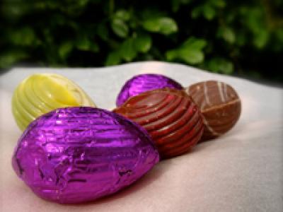 Cristal paper with Easter Eggs
